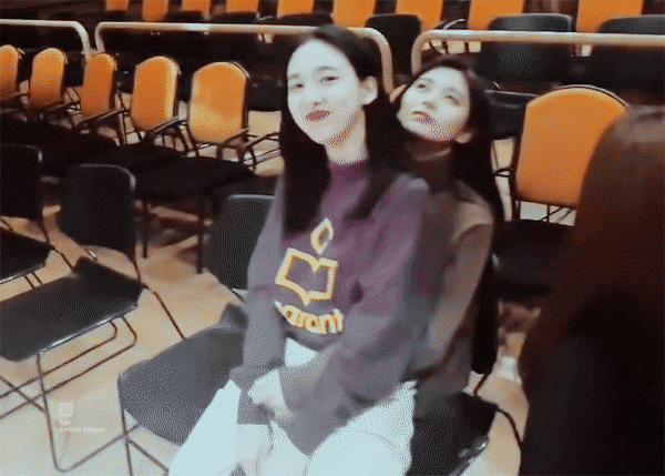 NaTzu GIF - Nayeon sits upon Tzuyu's Leg.gif