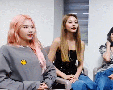 Satzu - Tzuyu felt sleepy before Feel Special Showcase (20190923).gif