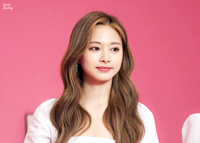 lemona-tzuyu-cm-2021-09-C.gif