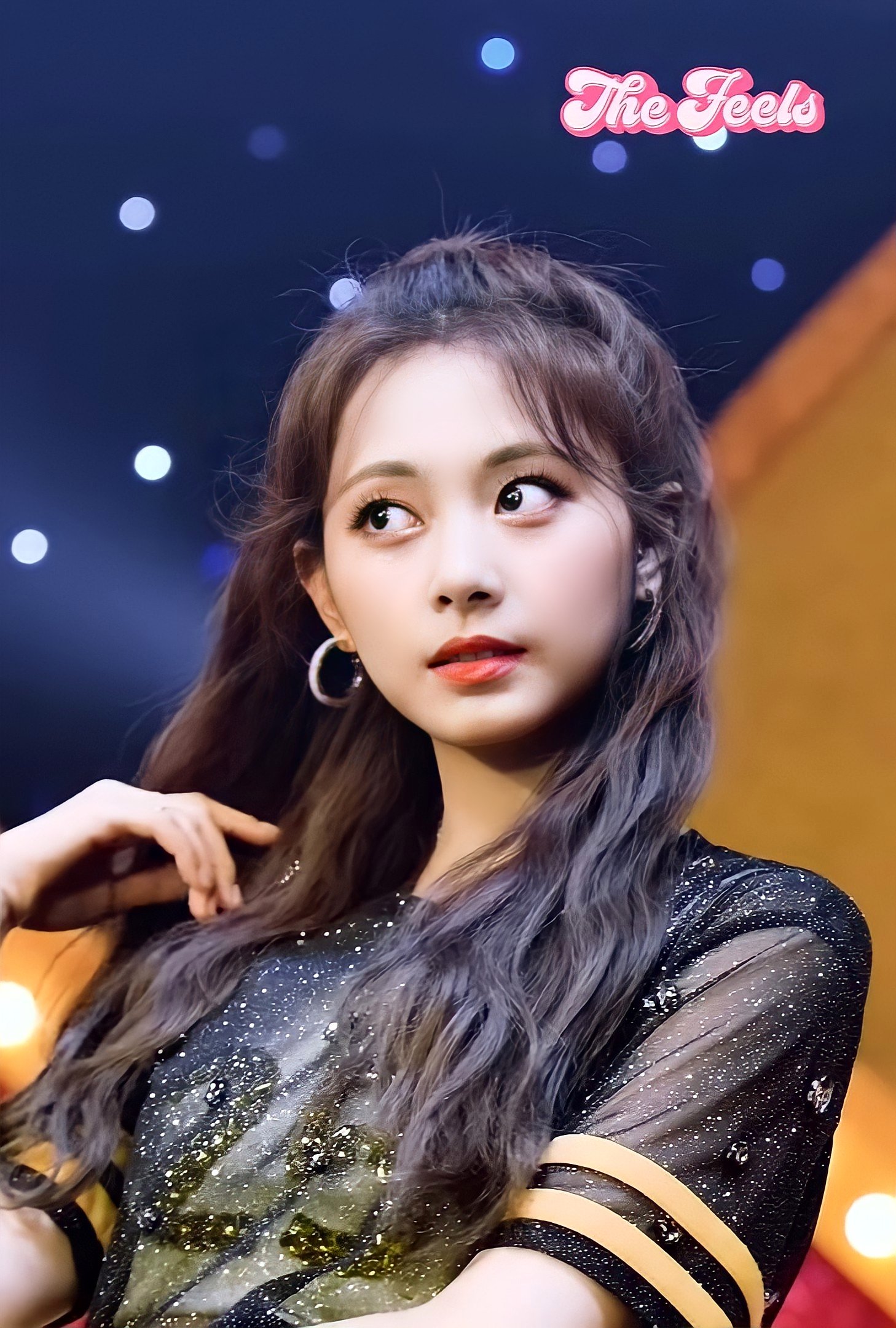 Tzuyu-the-feels-Number-25-Ponytail-costume.jpg