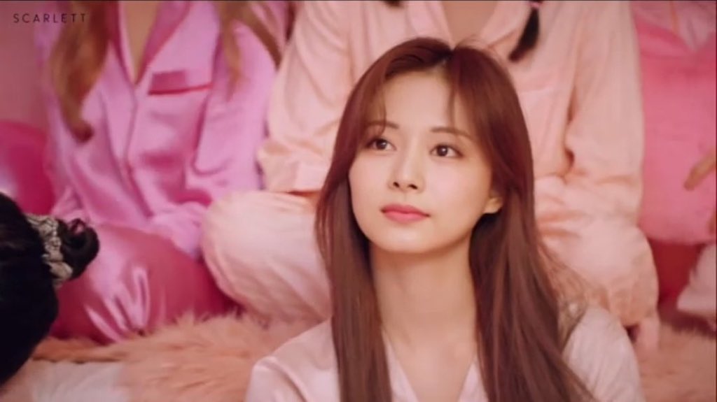 Scarlett Tzuyu 3.jpg