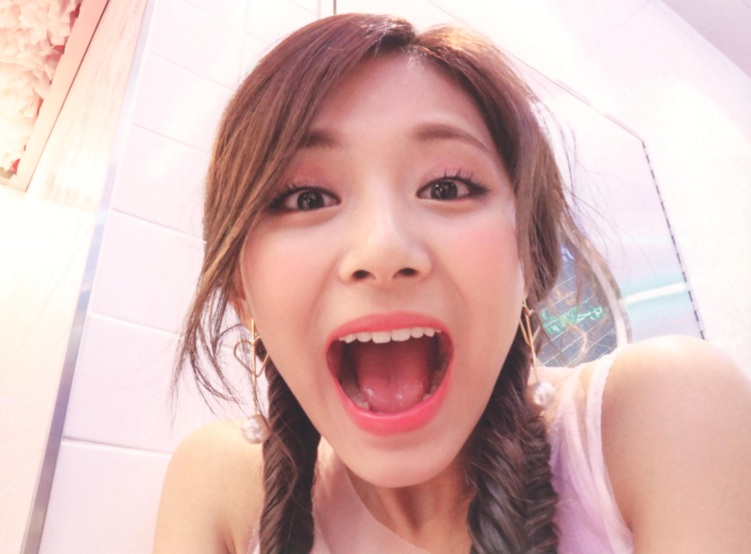 Twice 'Signal' era Tzuyu-costume-outfit-07.jpg