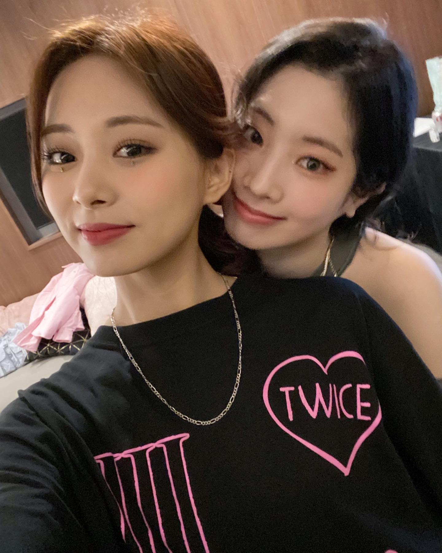 Datzu-Dahyun-Tzuyu-2022-Feb-US-Tour-4th-World-Tour-2.jpg