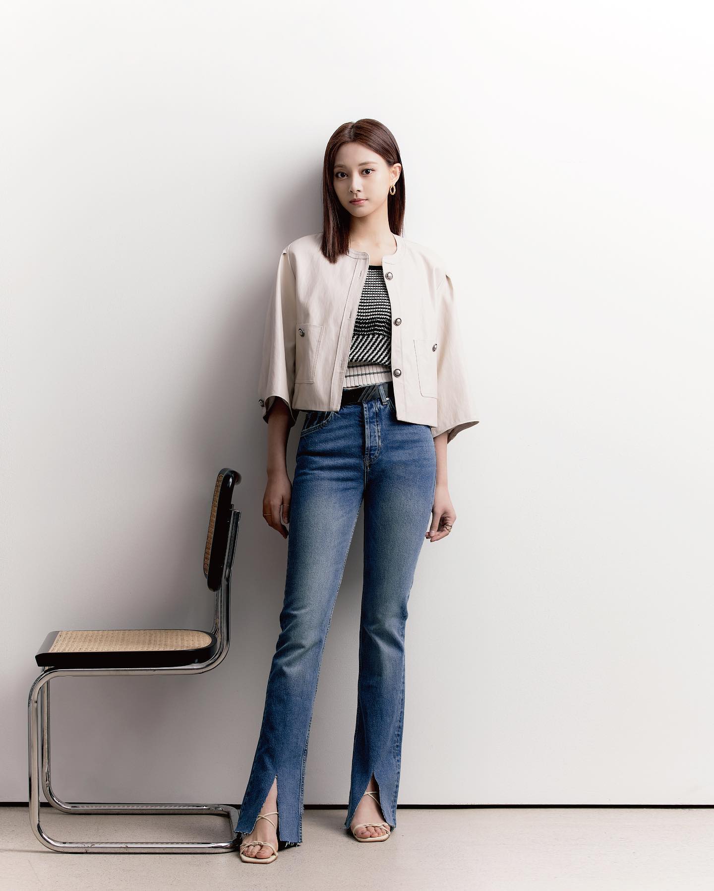 Spring 2022 round-neck eco-leather jacket (zooc x Tzuyu model) 2.jpg