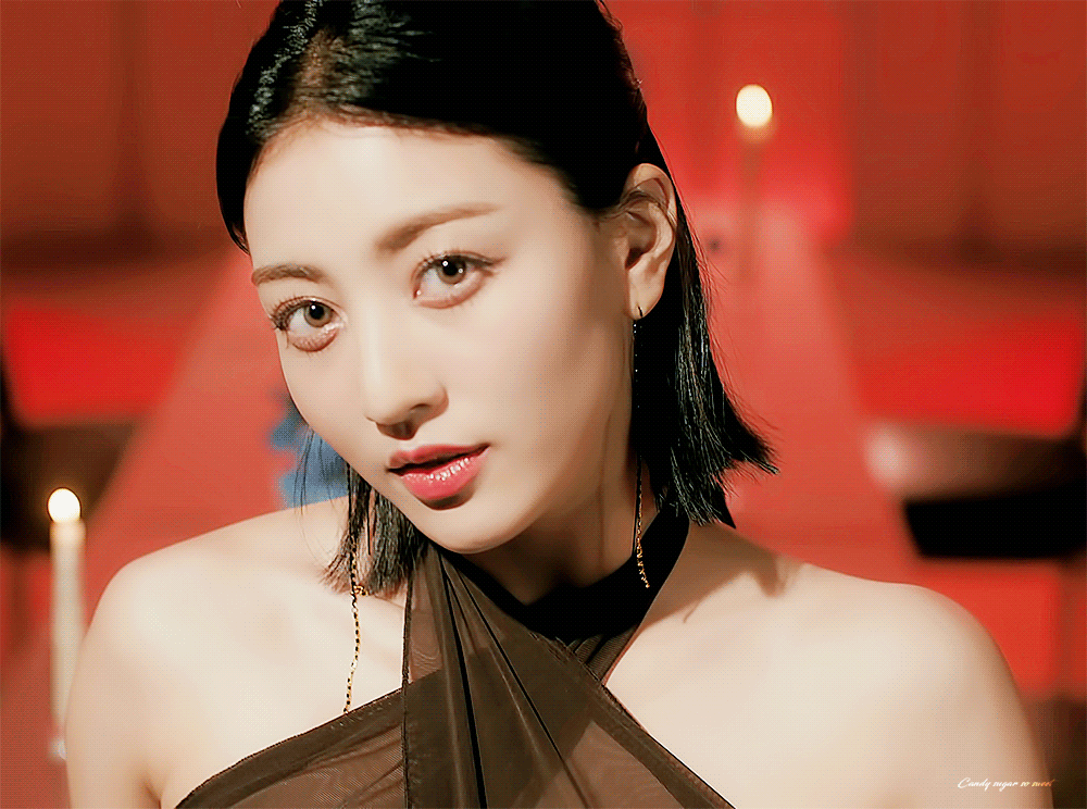 (GIF) Jihyo (Moonlight-Sunrise).gif