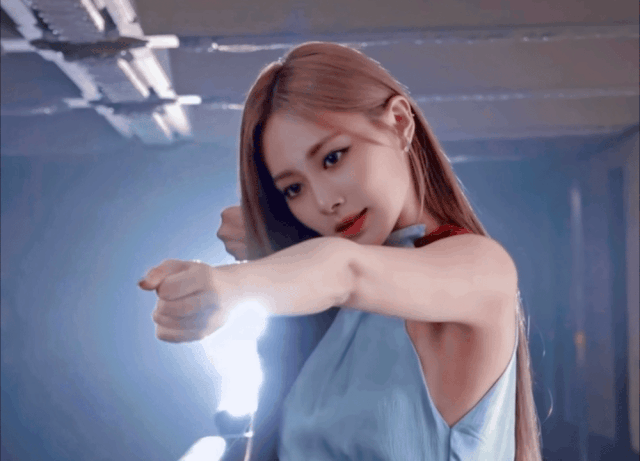 Tzuyu-2024-air-Archery-bow-arrow-solo-era.gif